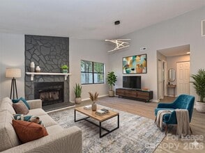 Building Photo - 633 Pennwood Ln