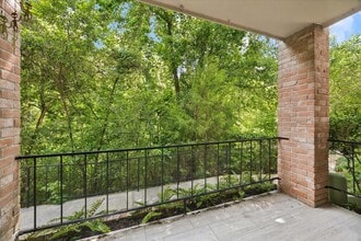 Building Photo - 2238 S Piney Point Rd