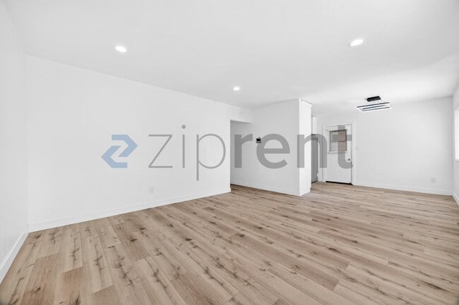 Foto del edificio - 415 E 26th St