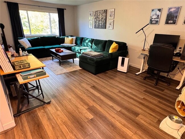 Building Photo - 810 16th St S