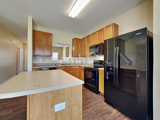 Foto del edificio - 4640 Lauren Woods Ct