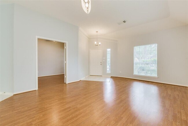 Foto del edificio - 3402 Pebble Beach Ln