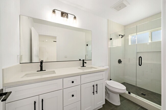 Building Photo - 4723 Albury