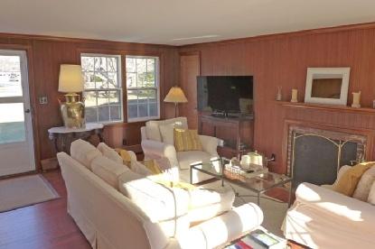 Building Photo - 82 Hedges Ln