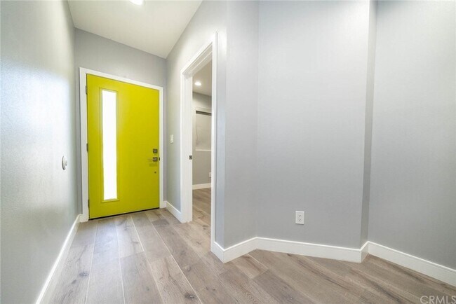 Foto del edificio - 4820 St Charles Pl