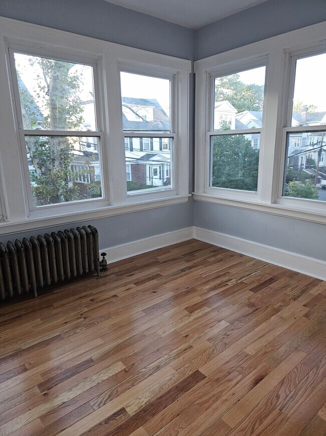 Building Photo - 26 Poe Ave