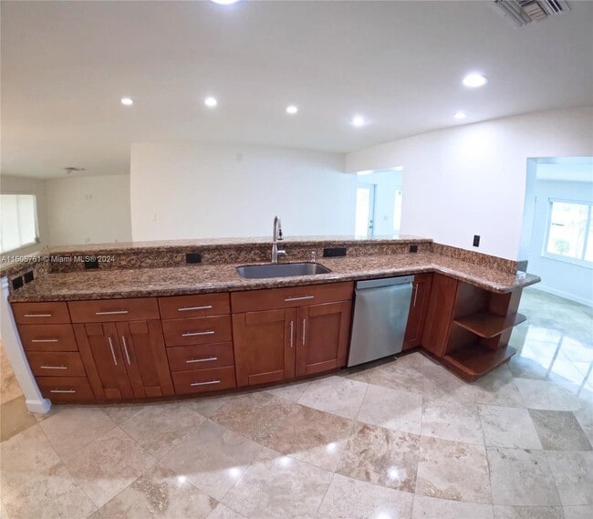 Foto del edificio - 2432 SE 13th St