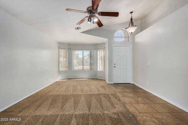Building Photo - 1122 W Morelos St