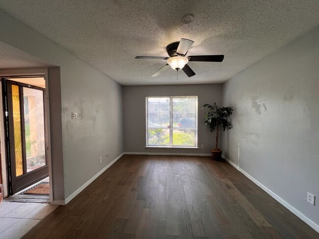 Building Photo - 324 Arborview Dr