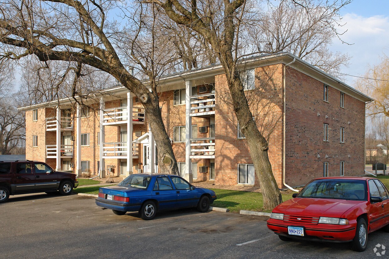 710 Schjelmile Rd, Northfield, MN 55057 Apartments in Northfield, MN