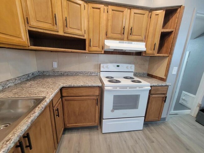 Foto del edificio - 4405 E 156th St