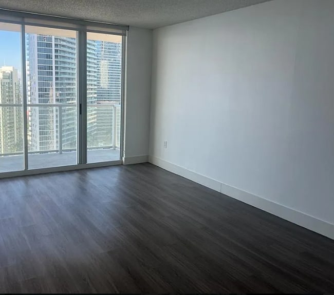 Foto del edificio - 1155 Brickell Bay Dr