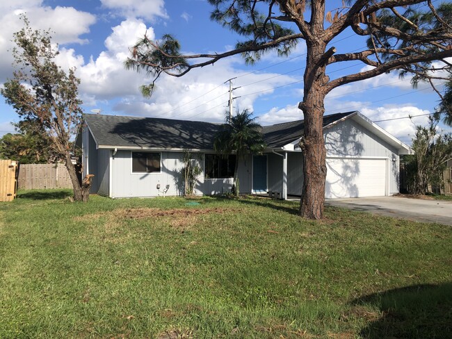 Building Photo - 18567 Dogwood Rd