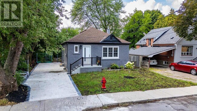 Photo du bâtiment - 74 W 3rd St