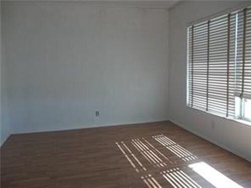 Building Photo - 2950 N Palm Aire Dr