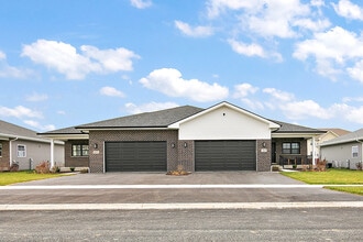 Building Photo - 2037 Isabella Ln