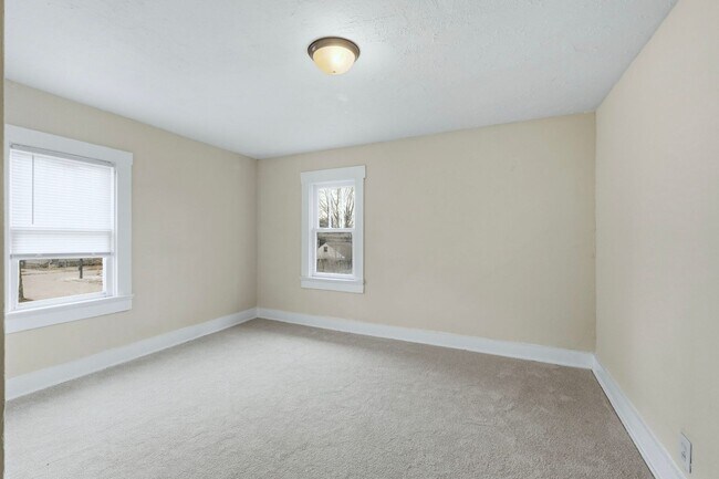 Foto del edificio - Updated 3-Bedroom Home with New Kitchen & Carpet