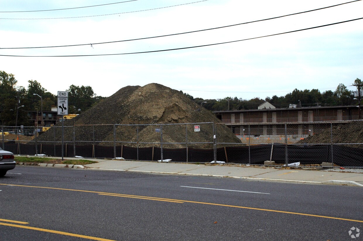 Primary Photo - 140 S Delsea Dr