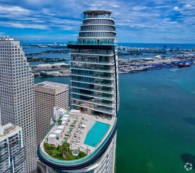 Building Photo - 300 Biscayne Boulevard Way