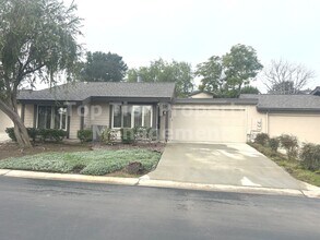 Building Photo - 739 Nob Cir