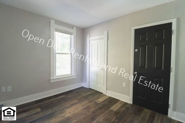 Foto del edificio - 729 Columbia Ave