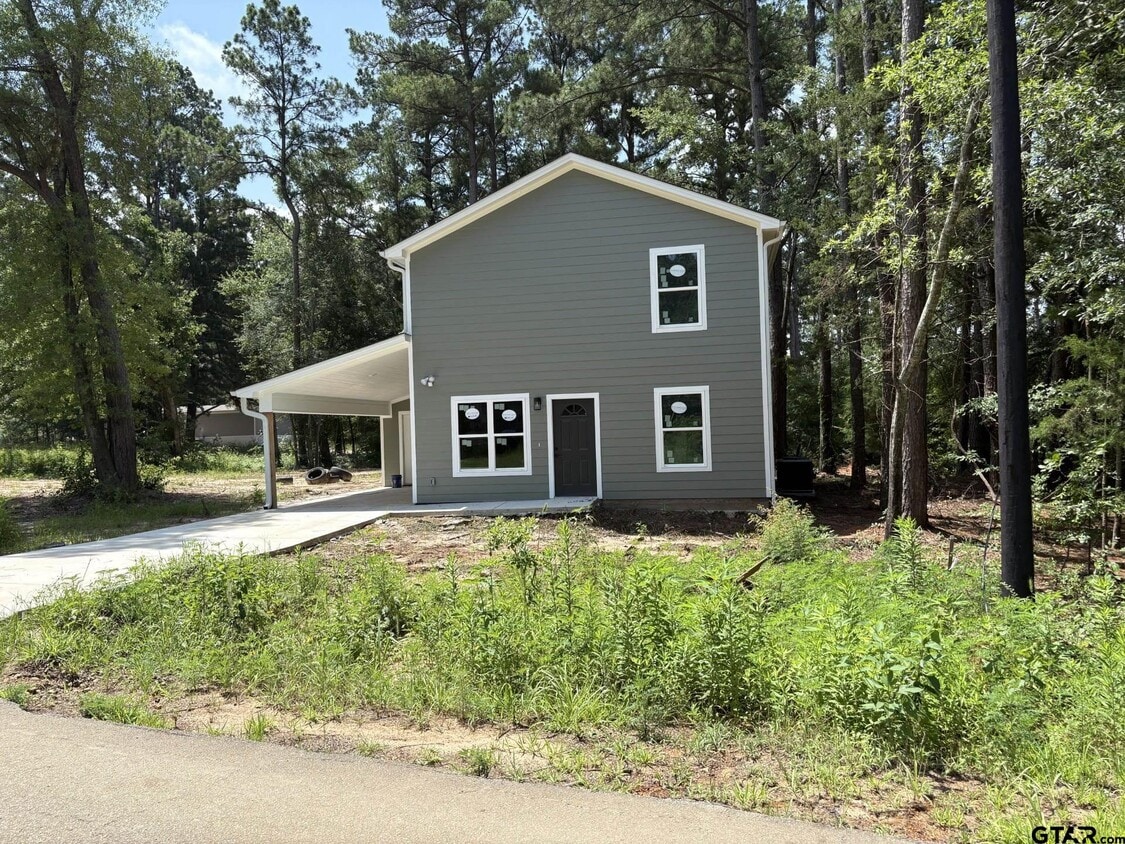 Primary Photo - 305 Post Oak Dr