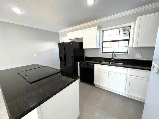 Foto del edificio - 453 Hemlock St
