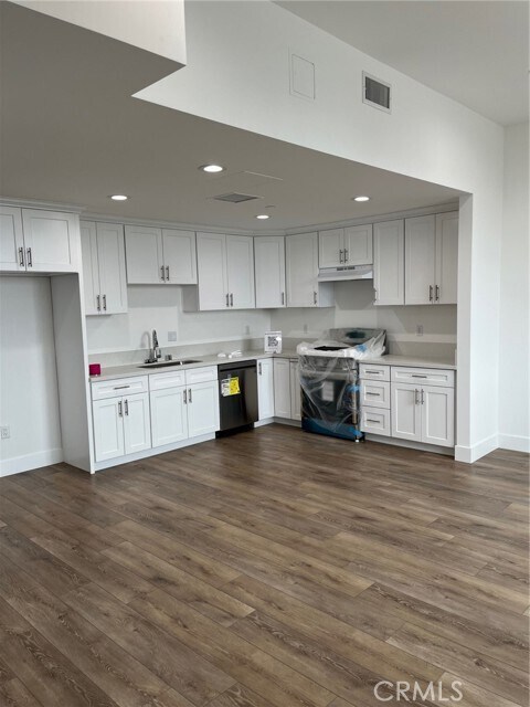 Building Photo - 6172 Beach Blvd