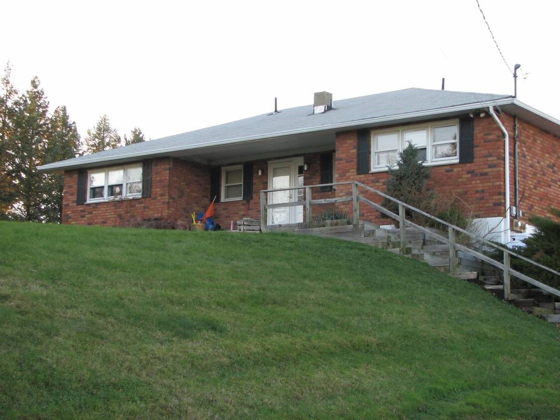 Primary Photo - 270 Arcadia Rd