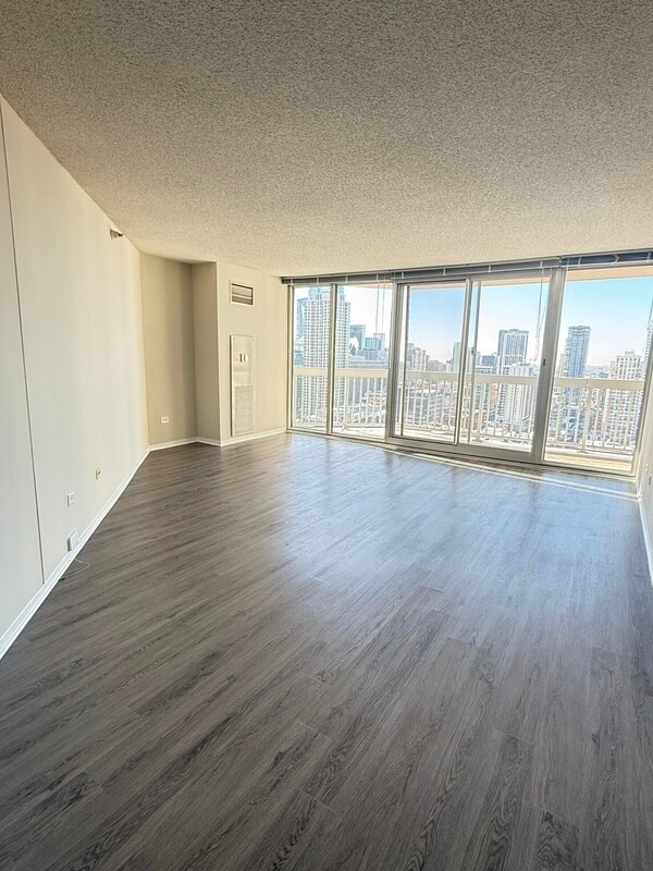 Photo - 501 N State
