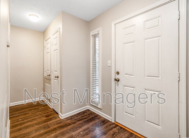 Foto del edificio - 6813 Willowbrook Dr