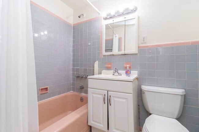 Foto del edificio - 1566 2nd Ave