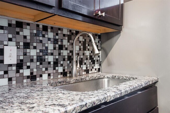 Foto del edificio - 5414 Reiger Ave