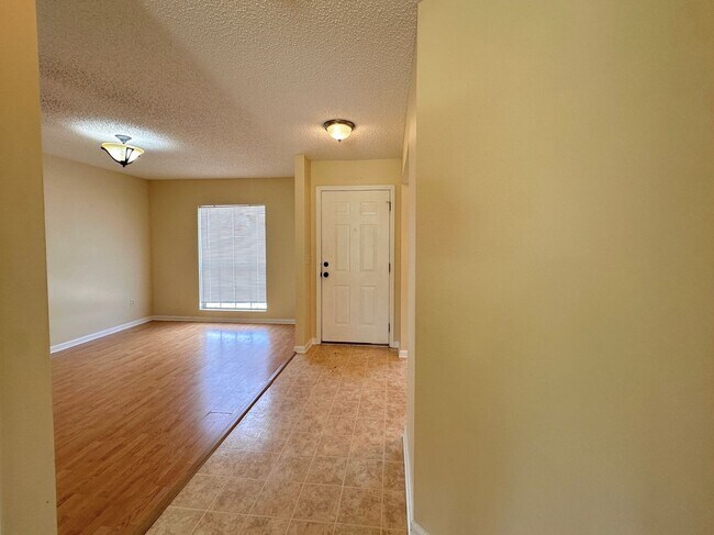 Foto del edificio - 89 Berkshire Ln