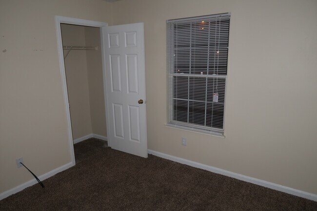 Building Photo - 4113 Blue Lick Ct