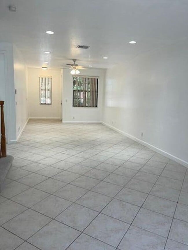 Building Photo - 114 Astor Cir