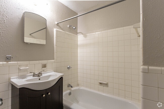 Studio - 450SF - The Sheraton