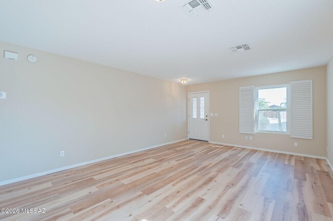 Building Photo - 10095 N Mill Crossing Way