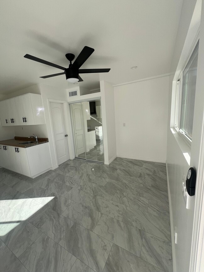 Foto del edificio - 5149 Arlington Ave