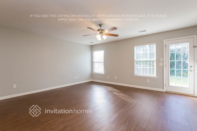 Foto del edificio - 2470 Mayfair Dr