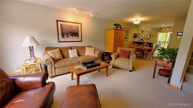 Building Photo - 718 Meadow Creek Dr