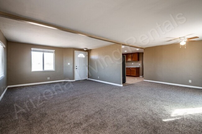 Foto del edificio - RENOVATED, PRIVATE & SPACIOUS HOME