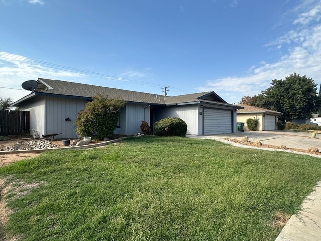 Building Photo - Charming home in Exeter Available now!