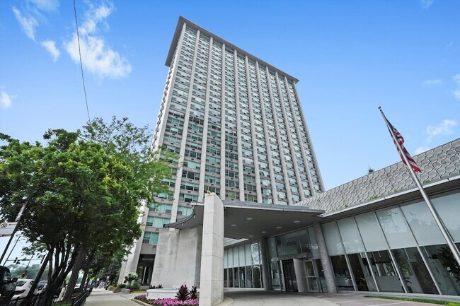 Foto del edificio - 3600 N Lake Shore Dr