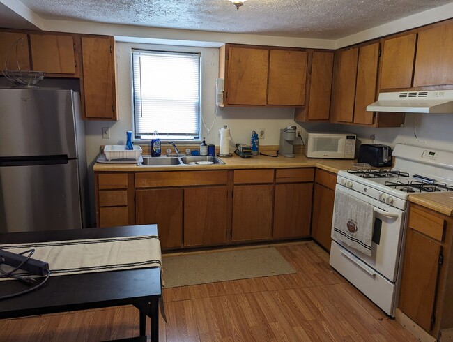 Foto del edificio - 2419-2423 Carey Way