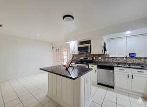 Building Photo - 25303 Avery Hill Ln