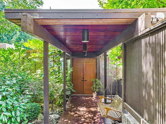 Foto del edificio - 4bd/3ba Kirkland House