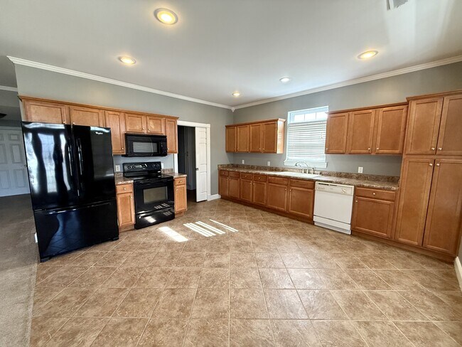 Foto del edificio - 98 Melrose Dr