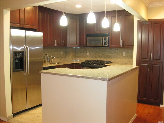 Foto del edificio - 205-58 Brian Crescent