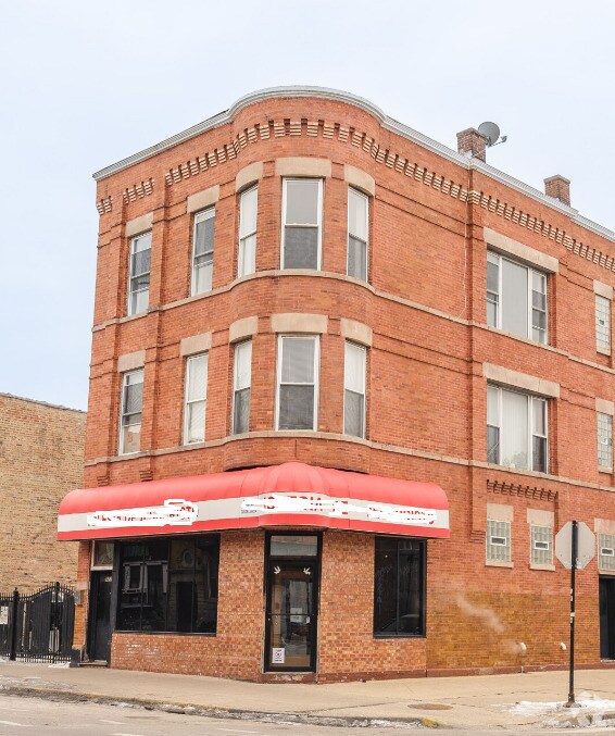 Building Photo - 3237 W Armitage Ave